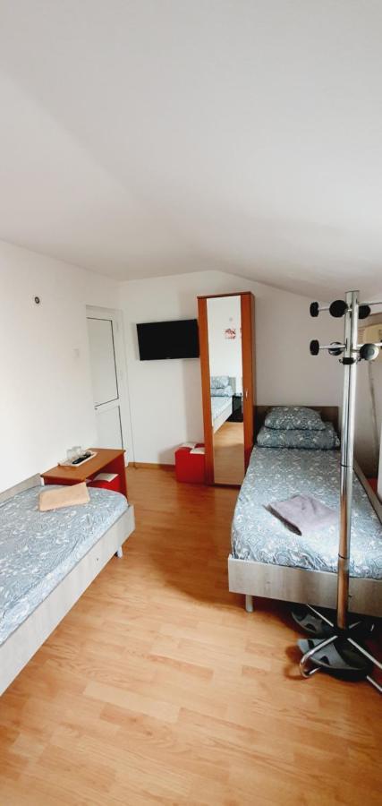 Pensiunea Everest Craiova Exterior foto