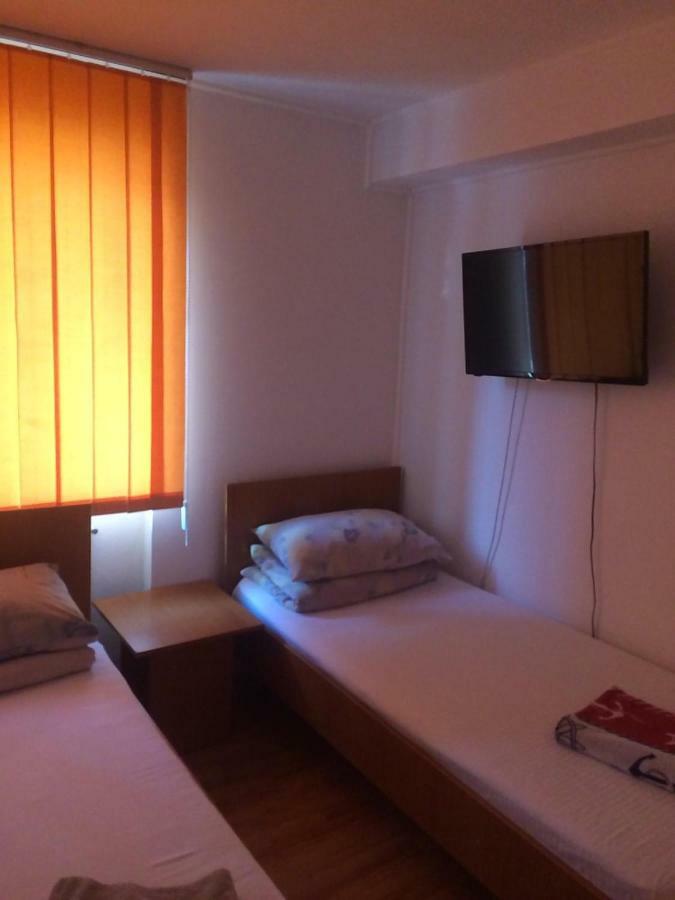 Pensiunea Everest Craiova Exterior foto